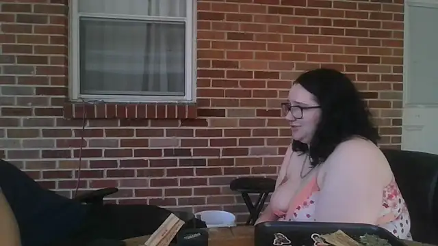 Snapshot of cheekychick420 chatting on November 8, 2025, 3:04 pm cheekychick420 online show from November 8, 2025, 3:04 pm