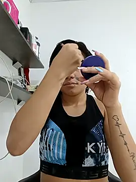 Little-Pussy-Sweet online show from October 6, 2025, 1:12 pm