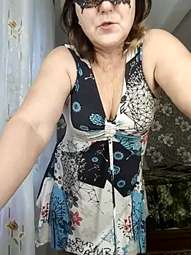 Snapshot of AliceGold5231 chatting on October 17, 2025, 5:44 am AliceGold5231 online show from October 17, 2025, 5:44 am