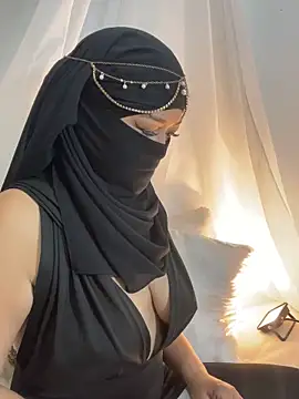 Amyraa  online show from September 24, 2025, 11:50 am