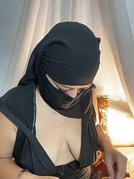 Amyraa  online show from October 14, 2025, 12:17 pm