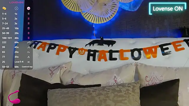 Snapshot of BellaKarma chatting on October 31, 2025, 9:17 am BellaKarma online show from October 31, 2025, 9:17 am