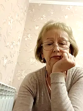 Snapshot of AlikaSwan5821 chatting on September 25, 2025, 12:00 pm AlikaSwan5821 online show from September 25, 2025, 12:00 pm