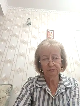 Snapshot of AlikaSwan5821 chatting on October 7, 2025, 1:45 pm AlikaSwan5821 online show from October 7, 2025, 1:45 pm