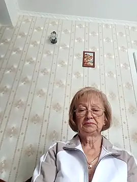 Snapshot of AlikaSwan5821 chatting on October 2, 2025, 1:03 pm AlikaSwan5821 online show from October 2, 2025, 1:03 pm