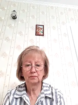 Snapshot of AlikaSwan5821 chatting on October 5, 2025, 1:24 pm AlikaSwan5821 online show from October 5, 2025, 1:24 pm