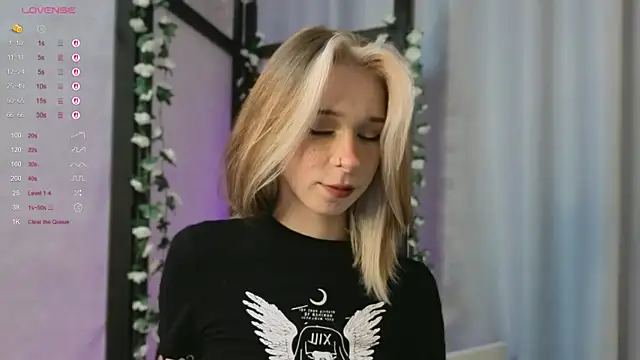 Snapshot of MiSeki chatting on October 24, 2025, 7:46 pm MiSeki online show from October 24, 2025, 7:46 pm