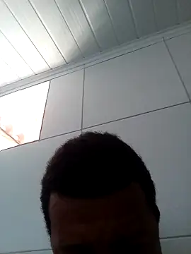 moreno25centimetro online show from April 15, 2026, 12:10 pm