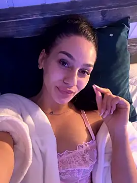 NinaSolenne online show from January 7, 2026, 9:42 pm