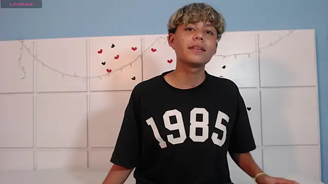 NathanBell online show from October 17, 2025, 6:06 am