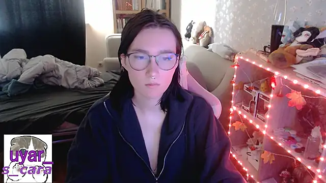 Snapshot of s_cara chatting on October 19, 2025, 11:35 am s cara online show from October 19, 2025, 11:35 am