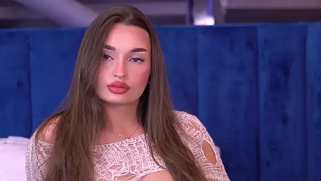 Snapshot of MillaSerene chatting on October 19, 2025, 4:26 am MillaSerene online show from October 19, 2025, 4:26 am