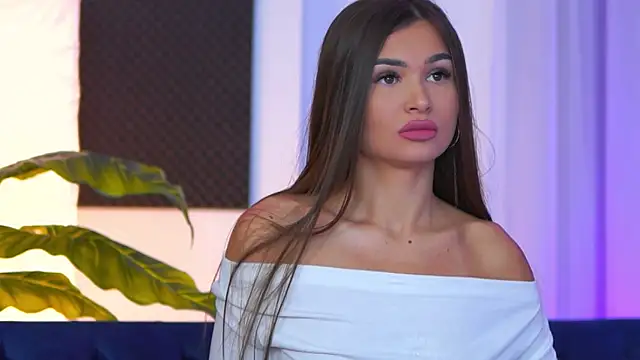 Snapshot of KyssaraPlay chatting on October 8, 2025, 6:41 pm KyssaraPlay online show from October 8, 2025, 6:41 pm