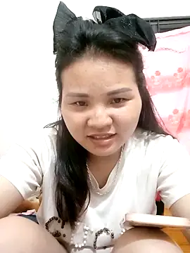 Snapshot of Heulwen-22 chatting on October 4, 2025, 1:01 pm Heulwen-22 online show from October 4, 2025, 1:01 pm