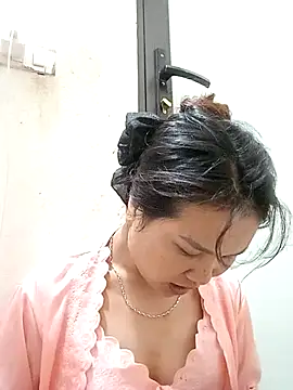 Snapshot of Heulwen-22 chatting on September 23, 2025, 1:12 am Heulwen-22 online show from September 23, 2025, 1:12 am