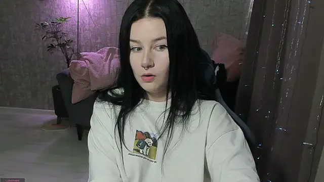 AlinaGreeeen online show from September 18, 2025, 8:50 am