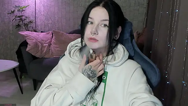 AlinaGreeeen online show from September 13, 2025, 12:32 am