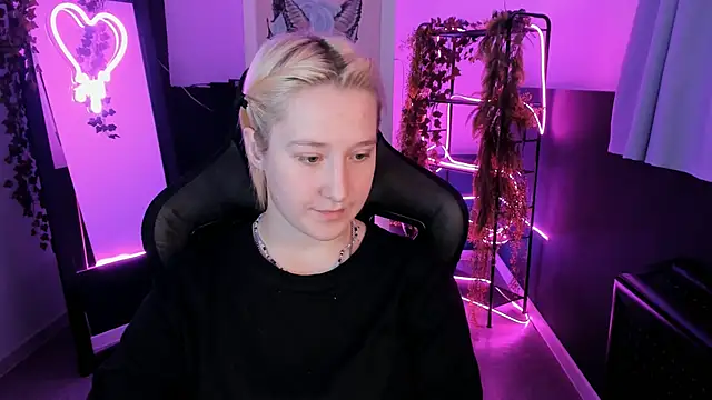 Snapshot of CinBellamy chatting on October 1, 2025, 6:07 am CinBellamy online show from October 1, 2025, 6:07 am