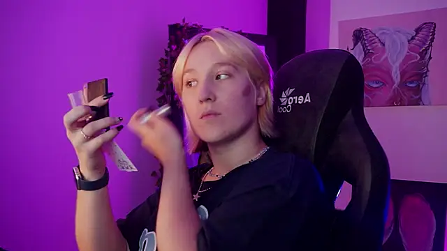 Snapshot of CinBellamy chatting on September 17, 2025, 9:00 am CinBellamy online show from September 17, 2025, 9:00 am