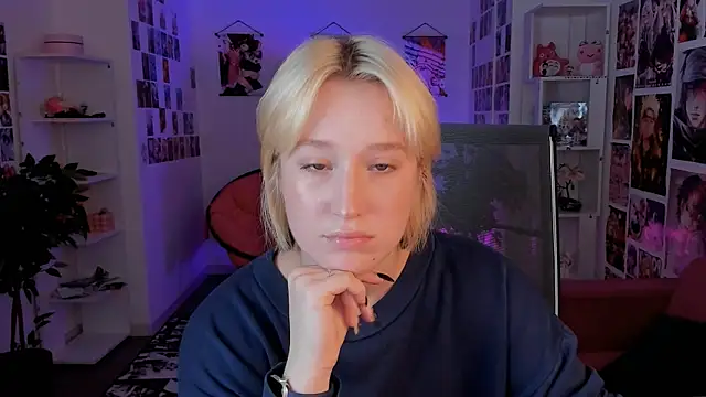 Snapshot of CinBellamy chatting on October 6, 2025, 6:36 am CinBellamy online show from October 6, 2025, 6:36 am