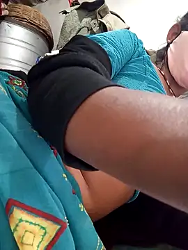 MISS LOVE 001 online show from December 1, 2025, 10:27 am