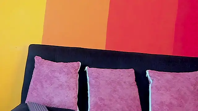 RowanCley online show from September 26, 2025, 12:01 pm