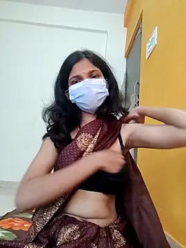 Shivani2002 online show from December 19, 2025, 1:31 am