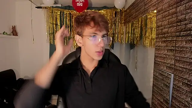 Snapshot of Angelicious_Boy chatting on September 19, 2025, 3:43 am Angelicious Boy online show from September 19, 2025, 3:43 am