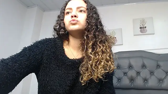 Snapshot of Giia_Monroe chatting on October 30, 2025, 2:14 pm Giia Monroe online show from October 30, 2025, 2:14 pm