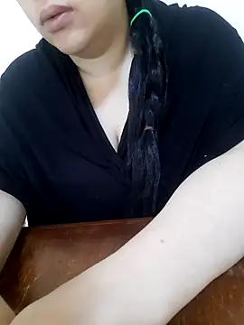 Madam-bezoul- online show from September 11, 2025, 11:32 am