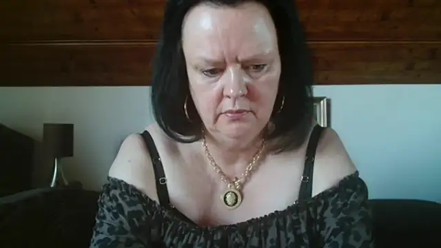 TiffanyMature online show from September 27, 2025, 8:42 am