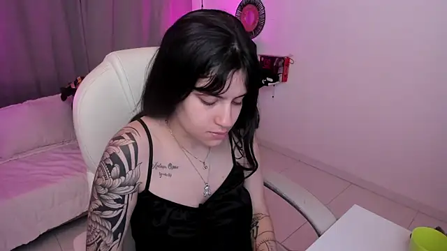 Snapshot of kurito_ chatting on October 8, 2025, 4:14 am kurito online show from October 8, 2025, 4:14 am