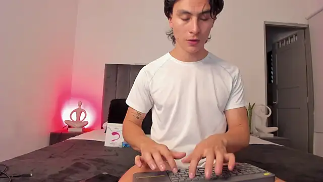 Snapshot of AlexanderHall chatting on September 26, 2025, 9:54 pm AlexanderHall online show from September 26, 2025, 9:54 pm