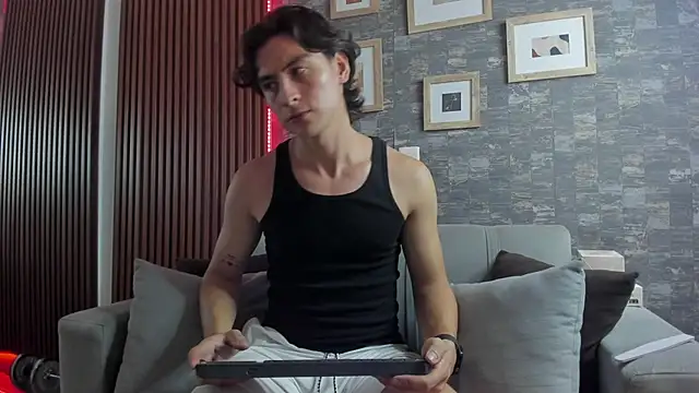 Snapshot of AlexanderHall chatting on September 19, 2025, 1:20 am AlexanderHall online show from September 19, 2025, 1:20 am