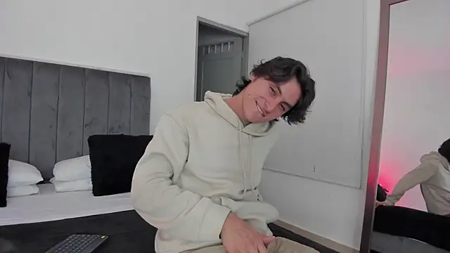 Snapshot of AlexanderHall chatting on September 18, 2025, 12:57 am AlexanderHall online show from September 18, 2025, 12:57 am