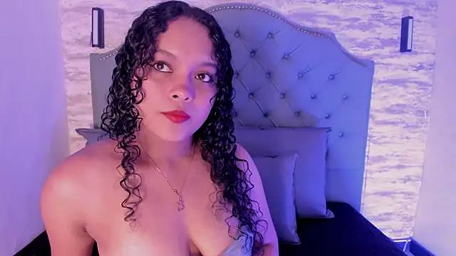 Snapshot of ValeriaJulio_ chatting on September 22, 2025, 11:49 am ValeriaJulio online show from September 22, 2025, 11:49 am