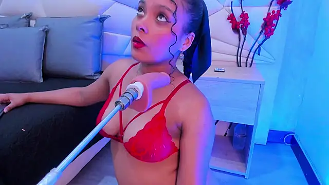 Snapshot of ValeriaJulio_ chatting on February 25, 2026, 12:11 am ValeriaJulio online show from February 25, 2026, 12:11 am