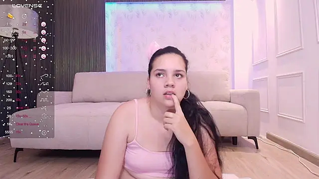 Snapshot of karlie_small chatting on October 2, 2025, 7:50 pm karlie small online show from October 2, 2025, 7:50 pm