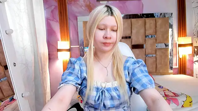 Melody Lolii online show from November 15, 2025, 6:01 pm