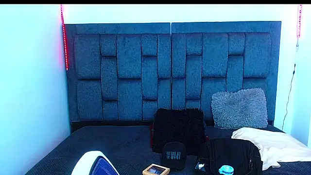 dirty model online show from September 26, 2025, 7:37 am