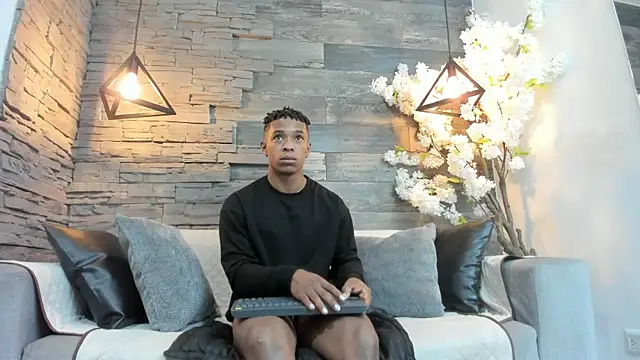 Snapshot of ItaloMoore chatting on October 1, 2025, 11:47 am ItaloMoore online show from October 1, 2025, 11:47 am