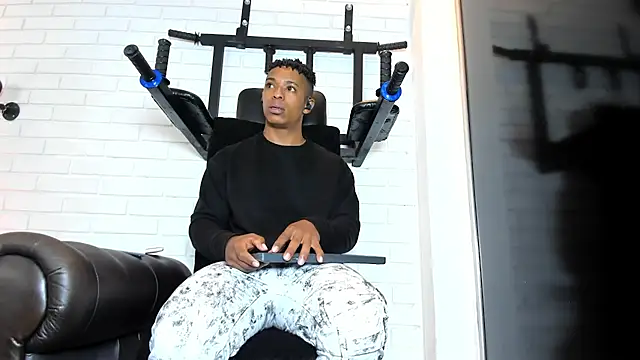 Snapshot of ItaloMoore chatting on February 14, 2026, 11:54 am ItaloMoore online show from February 14, 2026, 11:54 am