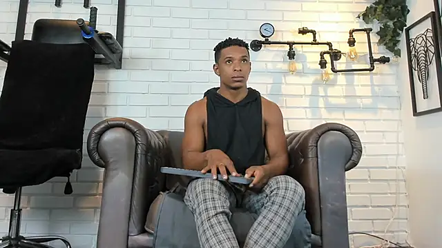 Snapshot of ItaloMoore chatting on September 15, 2025, 11:32 am ItaloMoore online show from September 15, 2025, 11:32 am