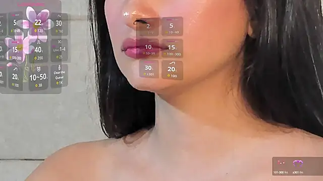 Snapshot of VioletHilton chatting on October 14, 2025, 6:41 pm VioletHilton online show from October 14, 2025, 6:41 pm