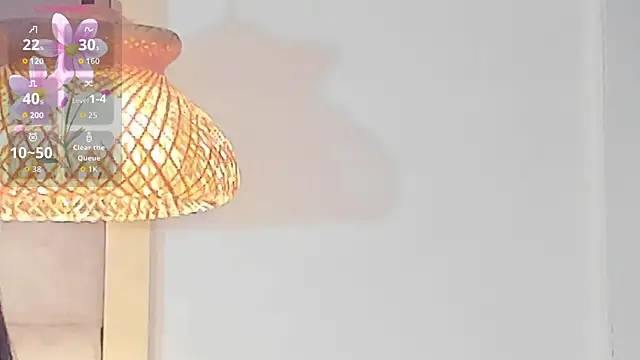 Snapshot of VioletHilton chatting on September 22, 2025, 6:36 pm VioletHilton online show from September 22, 2025, 6:36 pm