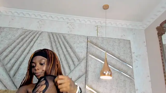 Snapshot of OliviaGarciaa chatting on October 3, 2025, 6:48 am OliviaGarciaa online show from October 3, 2025, 6:48 am