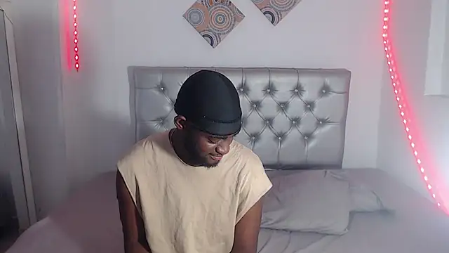 eebony stallion online show from December 2, 2025, 7:04 pm