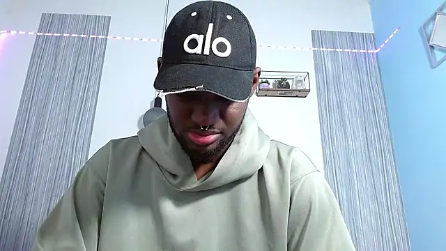 Snapshot of eebony_stallion chatting on October 25, 2025, 3:28 am eebony stallion online show from October 25, 2025, 3:28 am