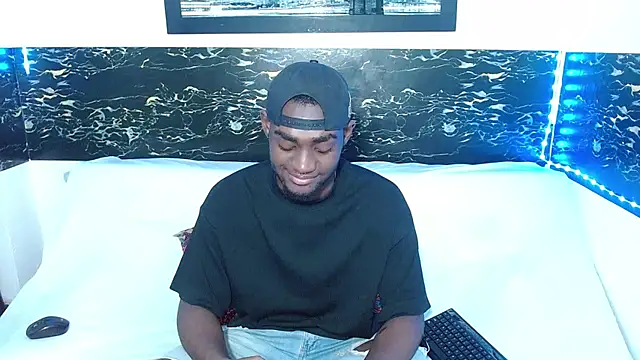 Snapshot of eebony_stallion chatting on September 27, 2025, 3:23 am eebony stallion online show from September 27, 2025, 3:23 am