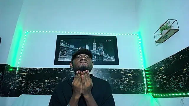 Snapshot of eebony_stallion chatting on September 23, 2025, 3:13 am eebony stallion online show from September 23, 2025, 3:13 am